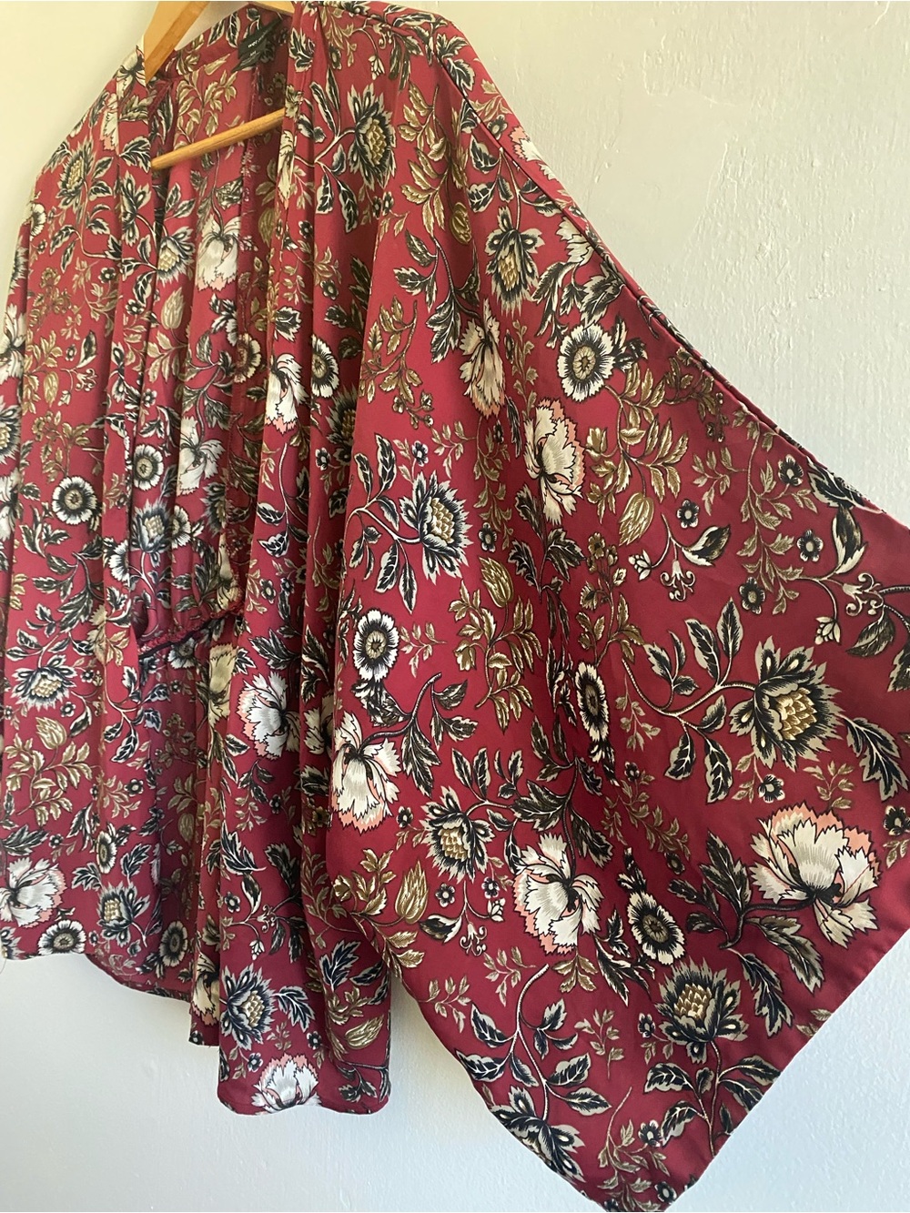 Wet Seal Floral Satin Kimono Top Size M/L Burgundy Boho Festival - Picture 3 of 9